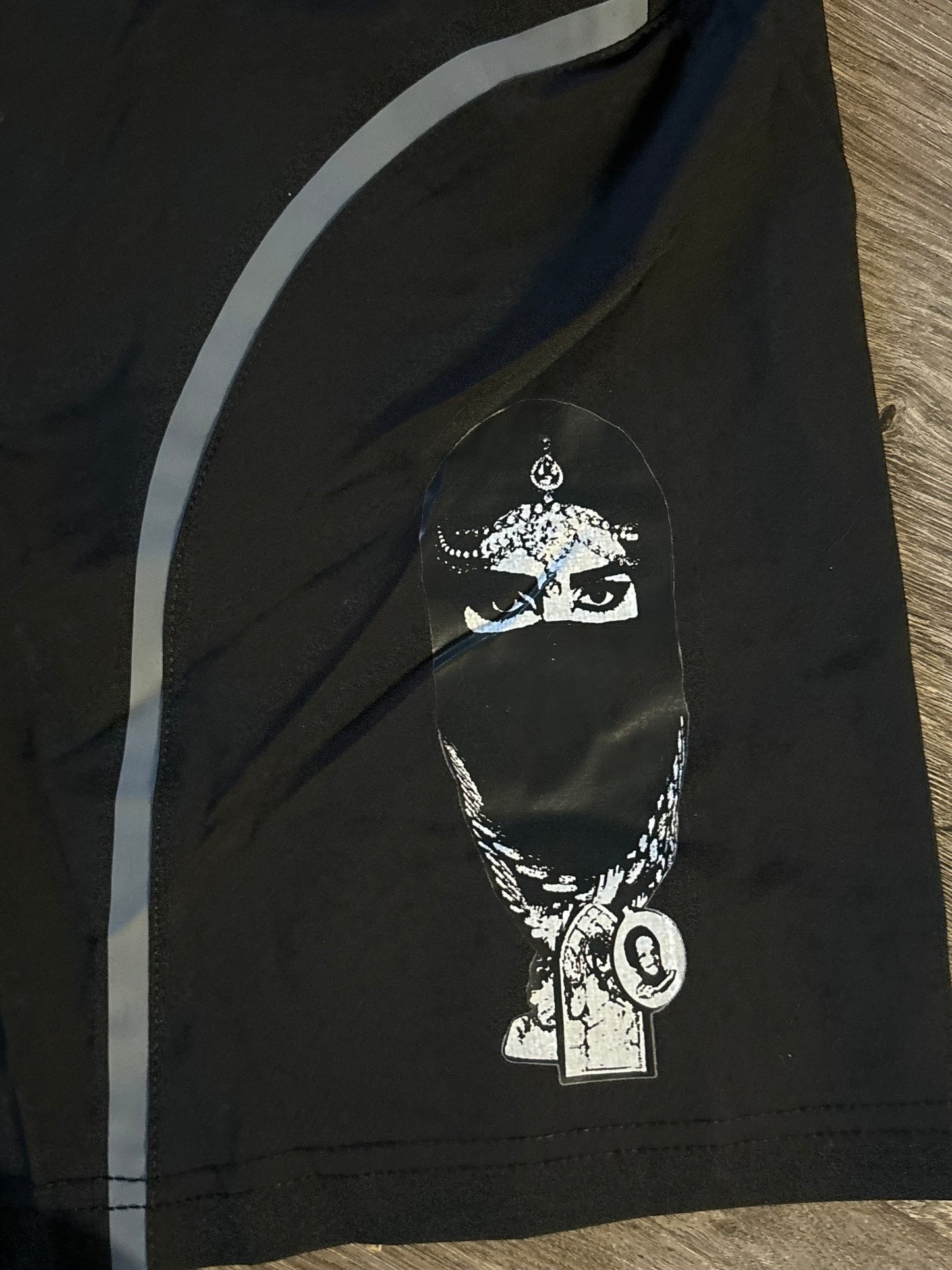 ليس للبيع Shorts